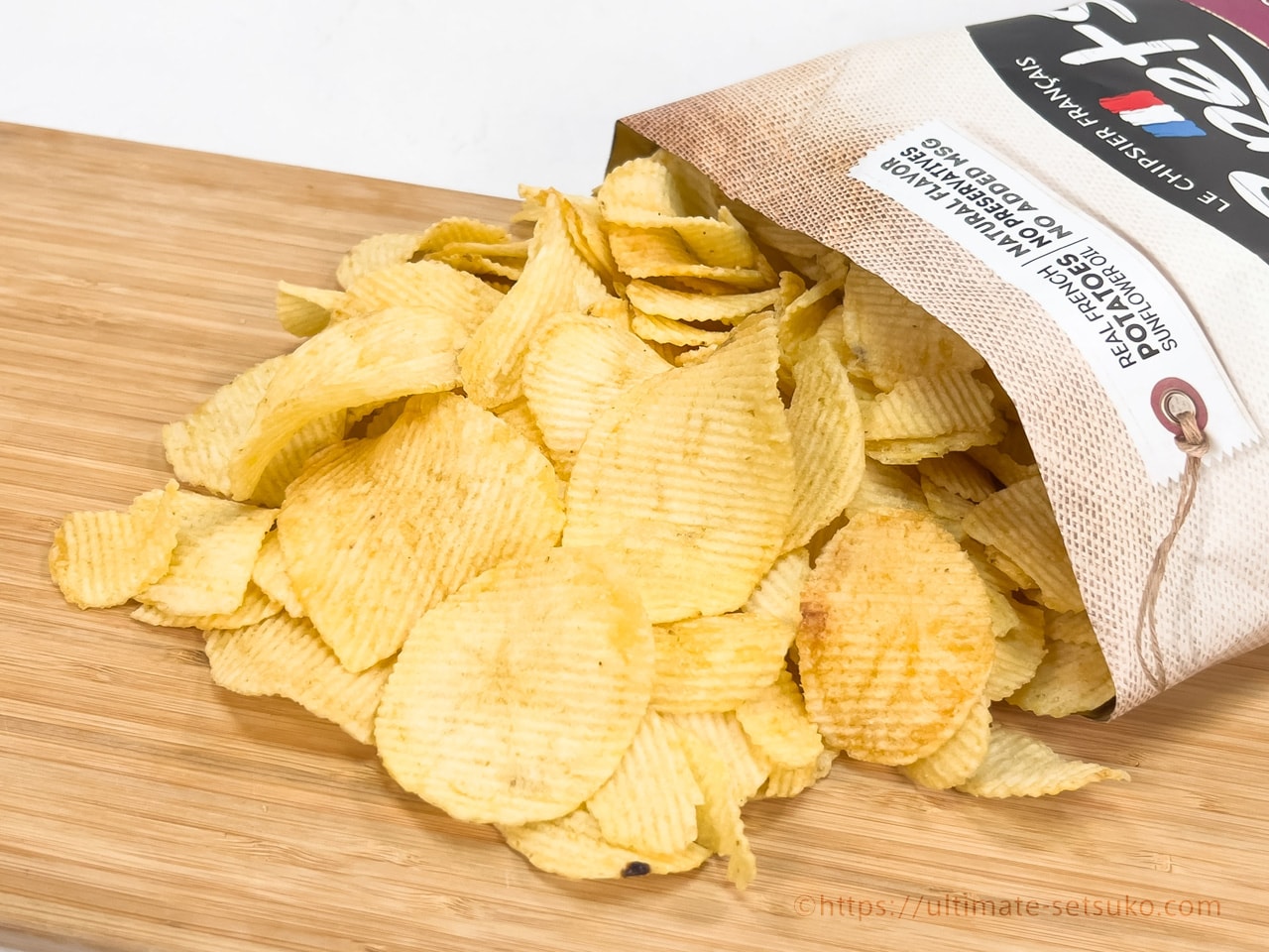 コストコの定番ポテトチップス ブレッツのチェダー オニオンの味やカロリーを解説