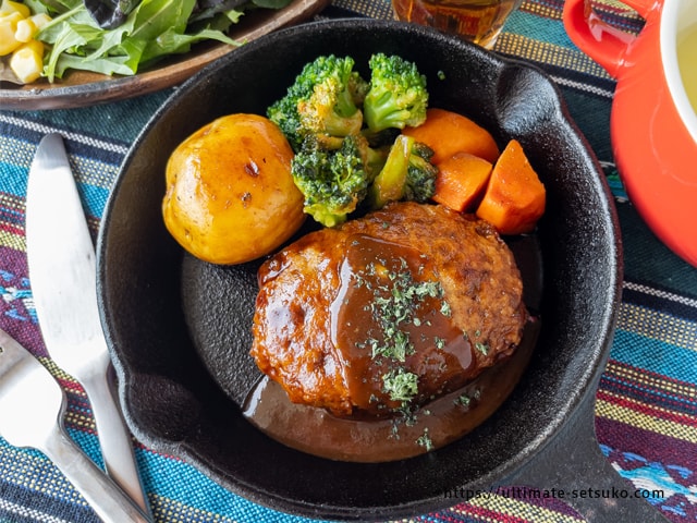 コストコ新作の煮込みハンバーグキット 水とフライパンがあればお店のような超美味しいハンバーグが作れます