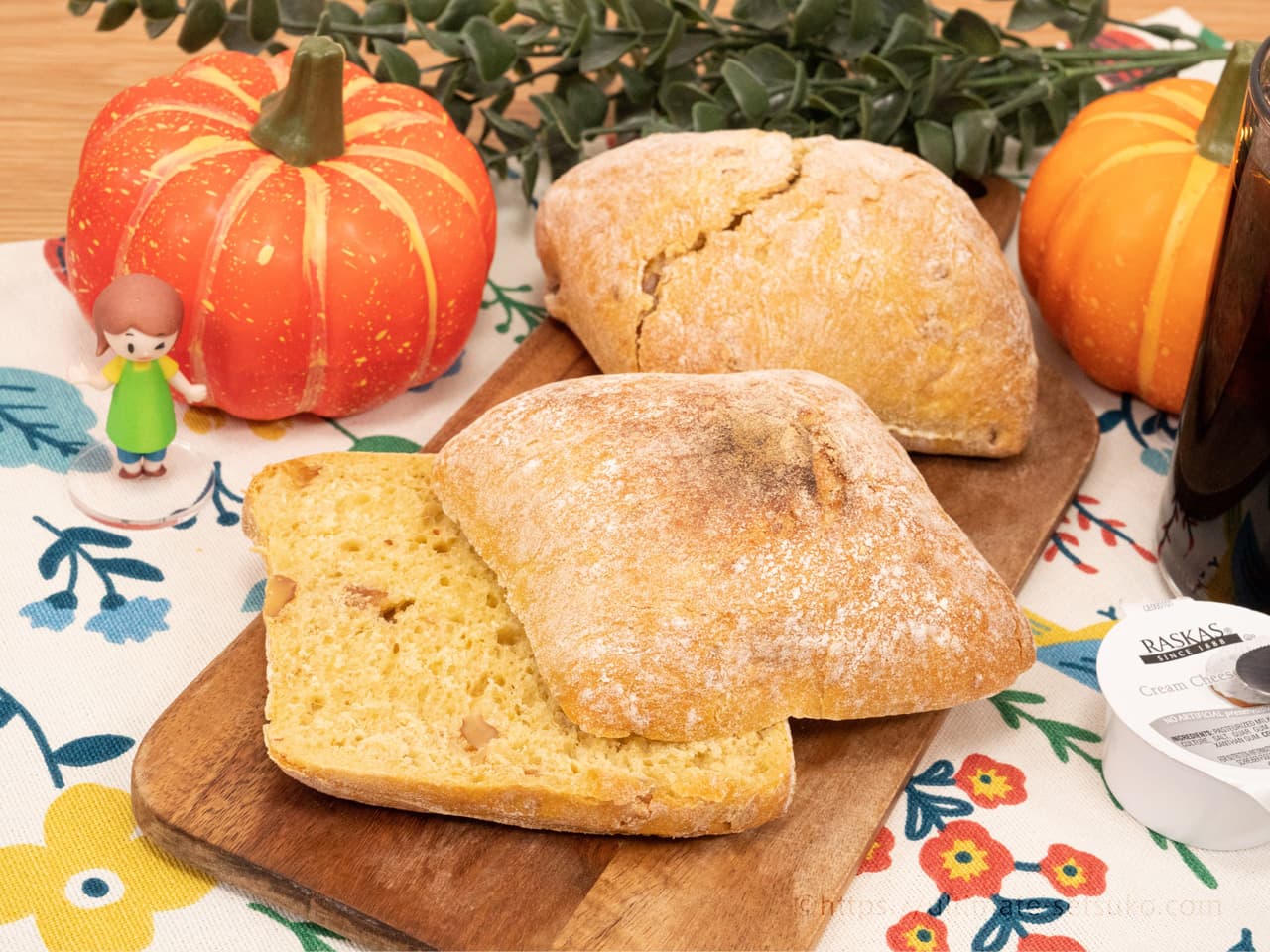 コストコの新作パン！パンプキン＆ナッツブレッドは過去トップクラスの美味しさでおすすめ