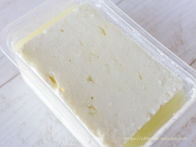 コストコの羊乳チーズで定番のルサ フェタチーズ ほど良い塩気と酸味がクセになる