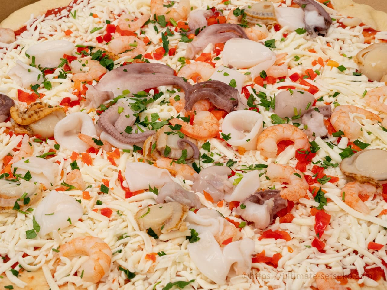 コストコのシーフードピザはエビ イカ ホタテなど魚介たっぷりで美味 バランスのとれた味