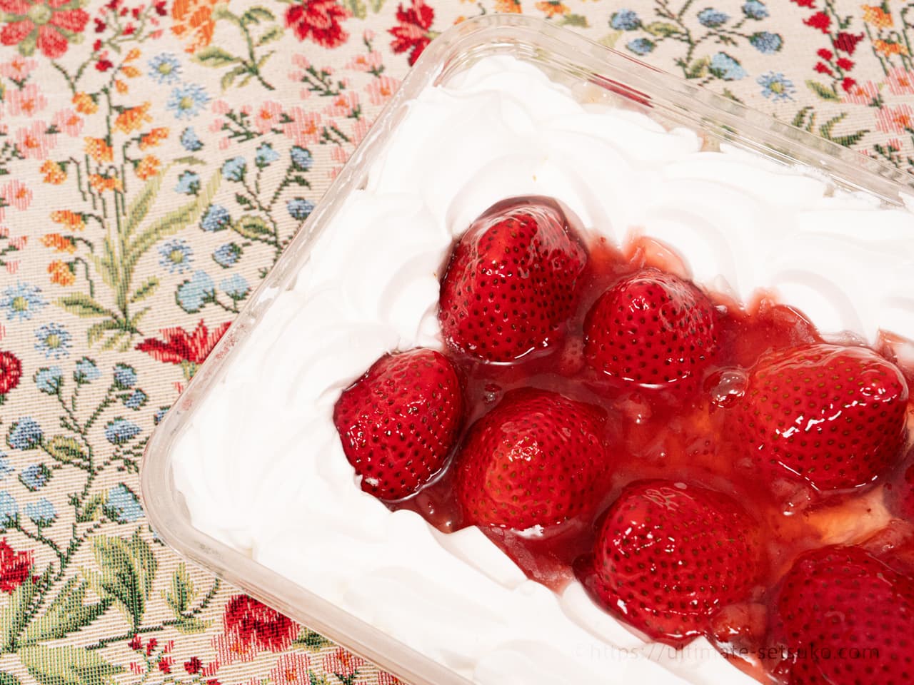 コストコの春スイーツ！ストロベリーチーズクリームケーキはふわふわ食感でおいしい♡