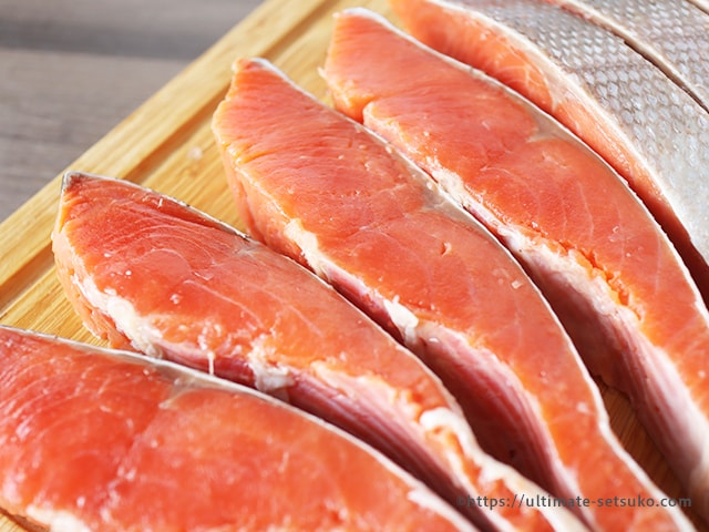 コストコご長寿人気商品の天然紅鮭切身 使い勝手とコスパが良いので常備したい商品 冷凍保存方法も紹介